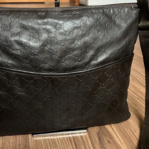 A 241 - π―% authentic Gucci crossbody bag - Picture 6 of 15